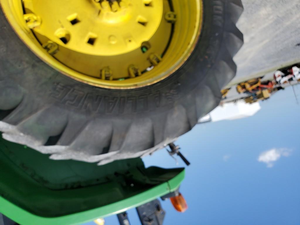 John Deere 7405 Tractor 'Runs & Operates'
