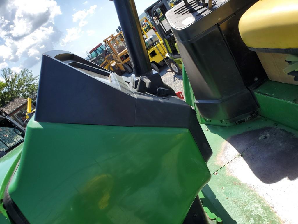 John Deere 7405 Tractor 'Runs & Operates'