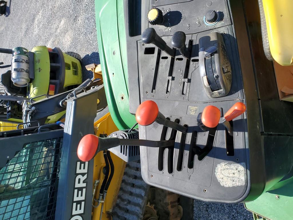 John Deere 7405 Tractor 'Runs & Operates'