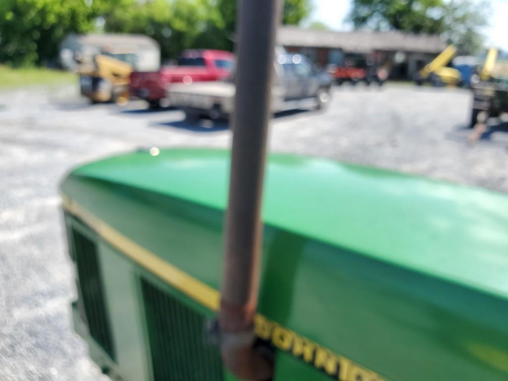 John Deere 7405 Tractor 'Runs & Operates'