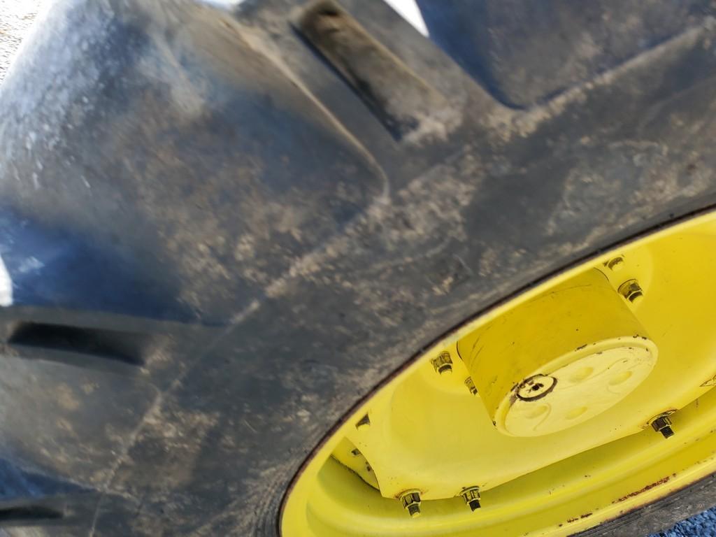 John Deere 7405 Tractor 'Runs & Operates'