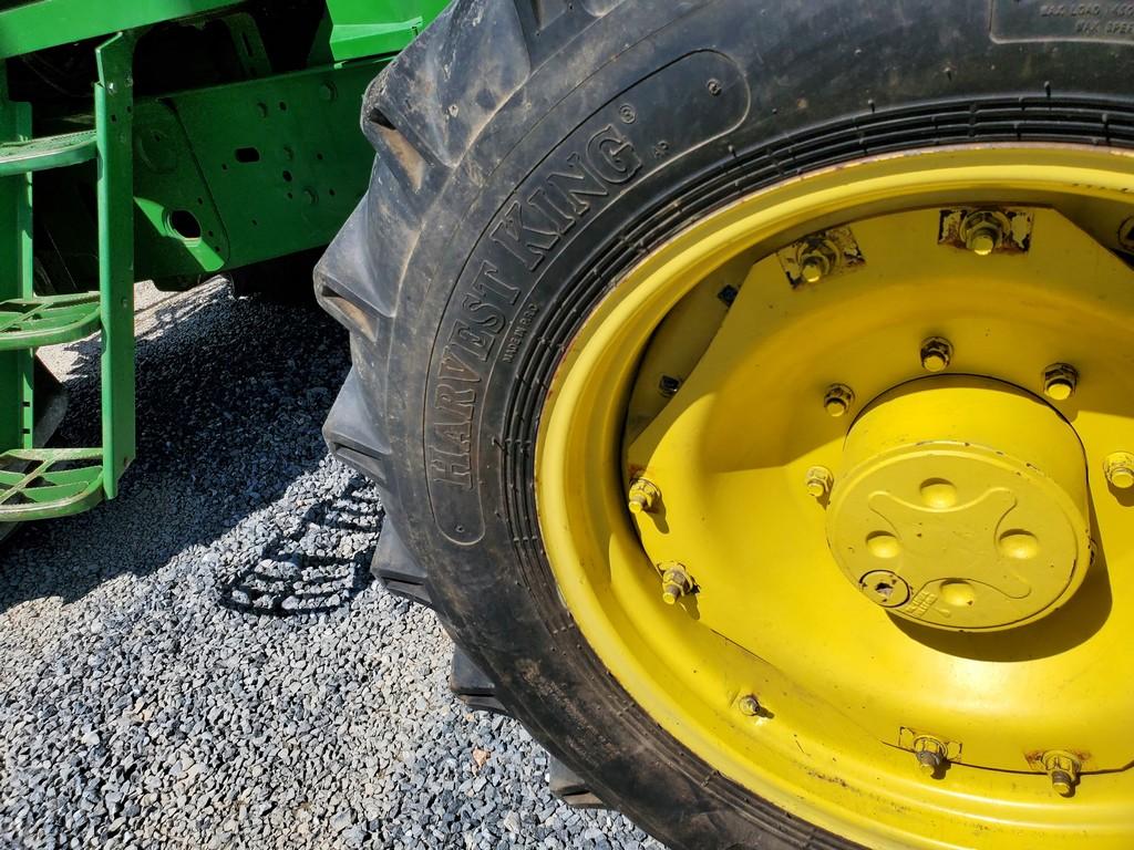 John Deere 7405 Tractor 'Runs & Operates'