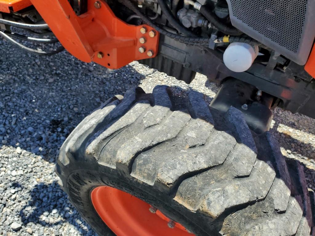 Kubota L4701 Compact Loader Tractor 'Ride & Drive'