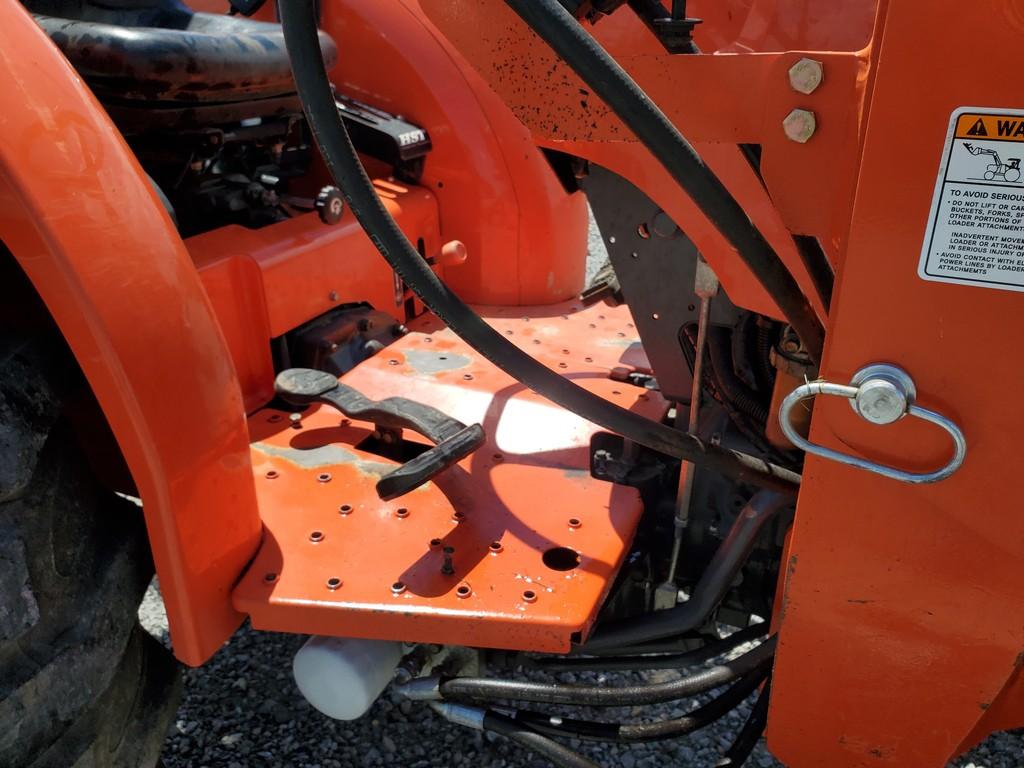 Kubota L4701 Compact Loader Tractor 'Ride & Drive'