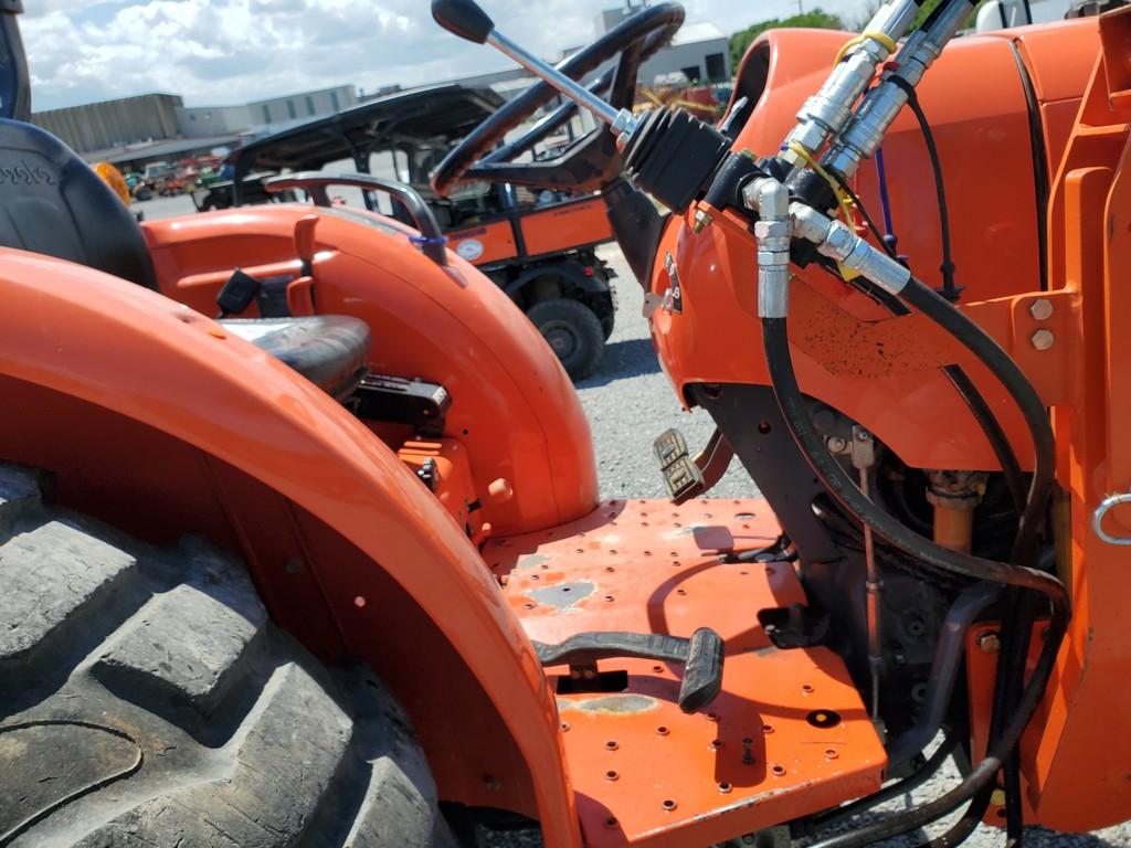 Kubota L4701 Compact Loader Tractor 'Ride & Drive'