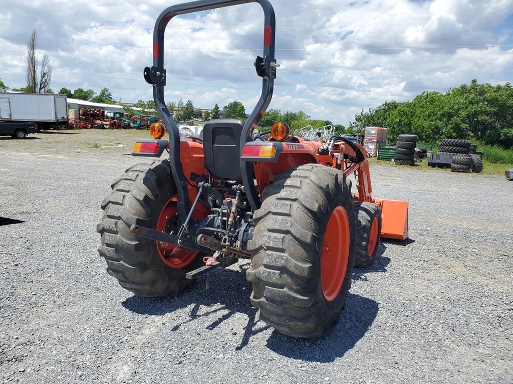 Kubota L4701 Compact Loader Tractor 'Ride & Drive'