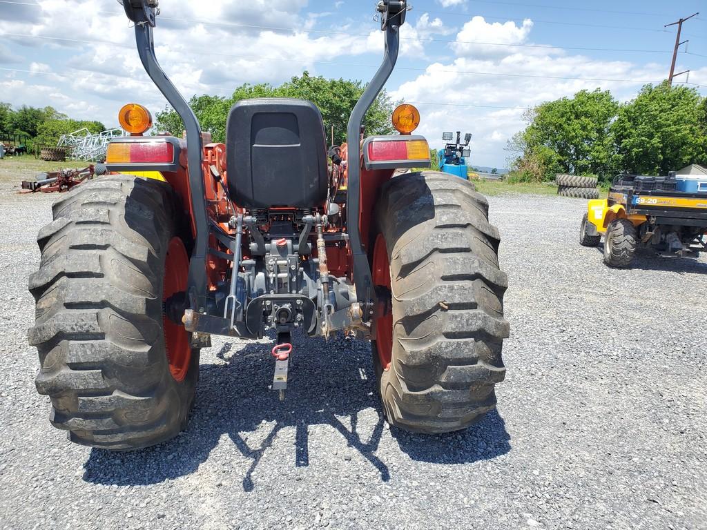 Kubota L4701 Compact Loader Tractor 'Ride & Drive'