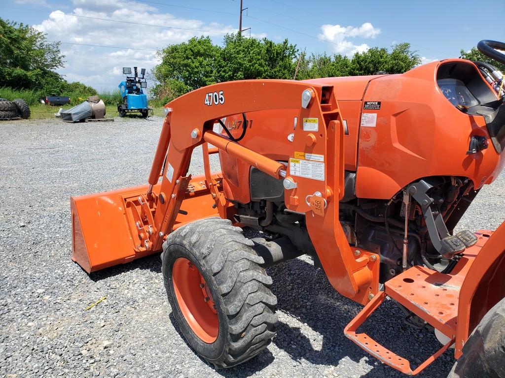 Kubota L4701 Compact Loader Tractor 'Ride & Drive'
