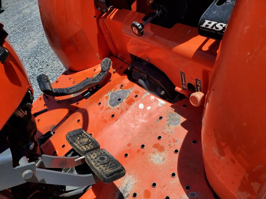 Kubota L4701 Compact Loader Tractor 'Ride & Drive'