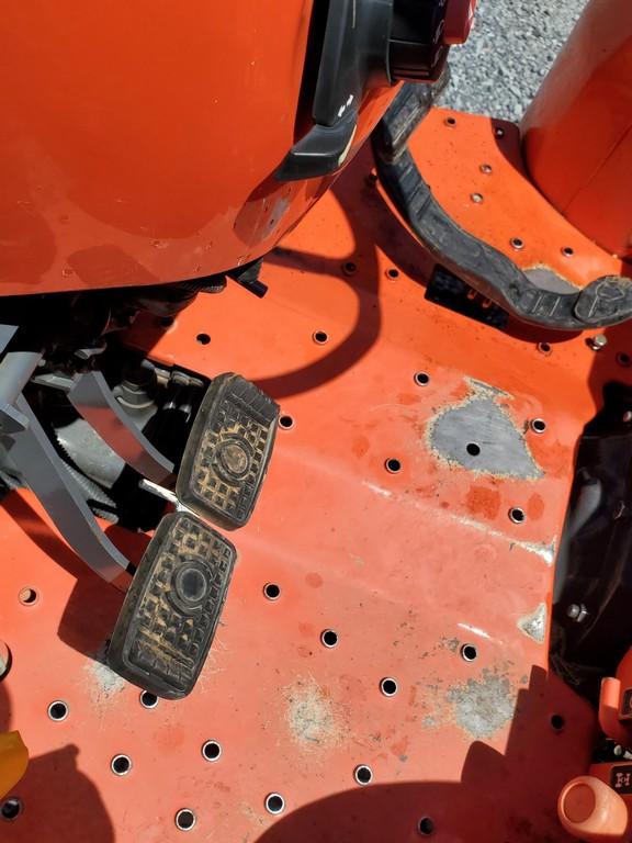 Kubota L4701 Compact Loader Tractor 'Ride & Drive'