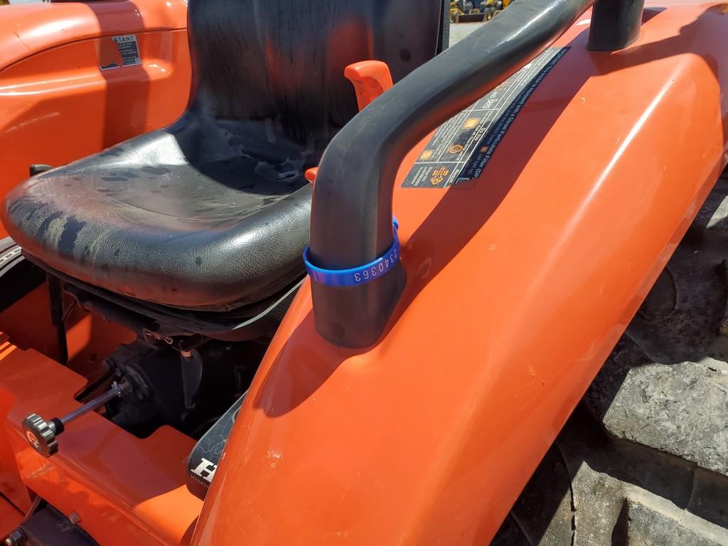 Kubota L4701 Compact Loader Tractor 'Ride & Drive'