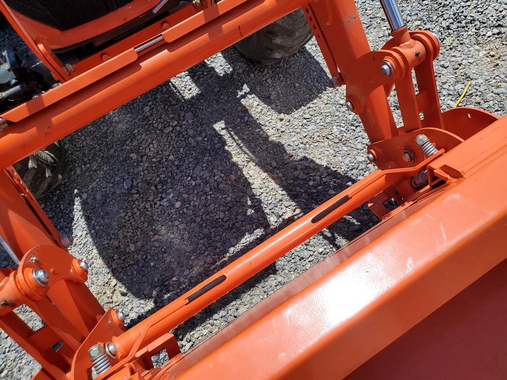 Kubota L4701 Compact Loader Tractor 'Ride & Drive'
