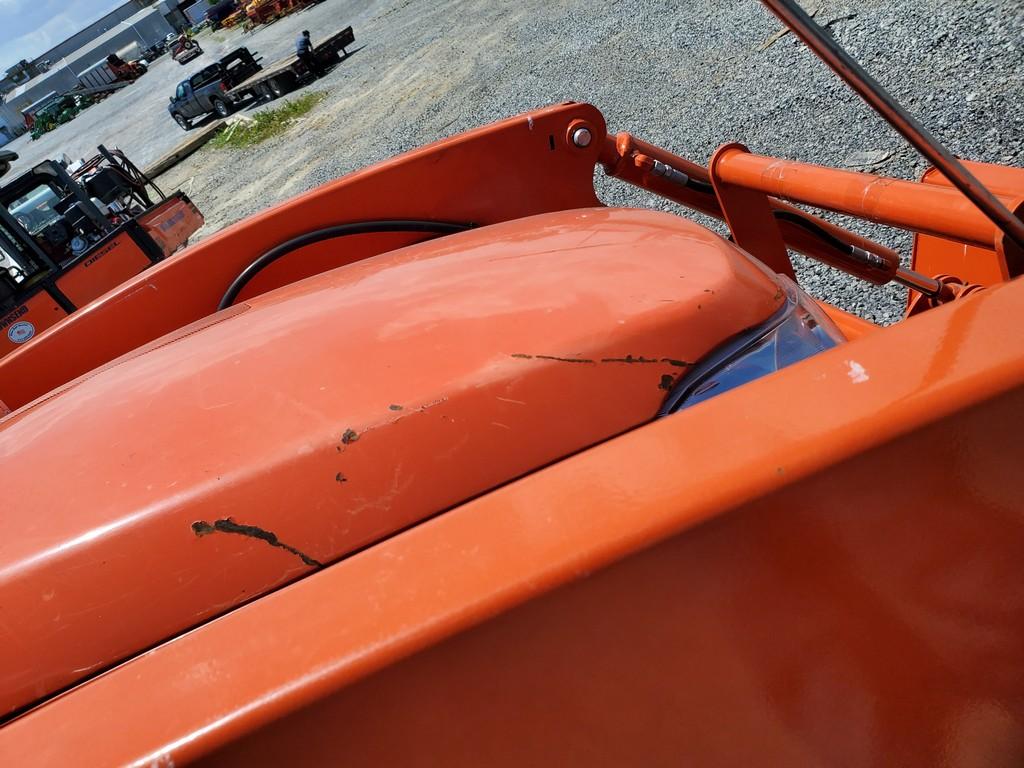 Kubota L4701 Compact Loader Tractor 'Ride & Drive'