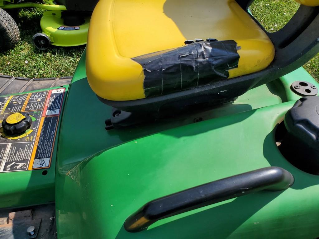 2011 John Deere X500 Riding Tractor 'AS-IS'