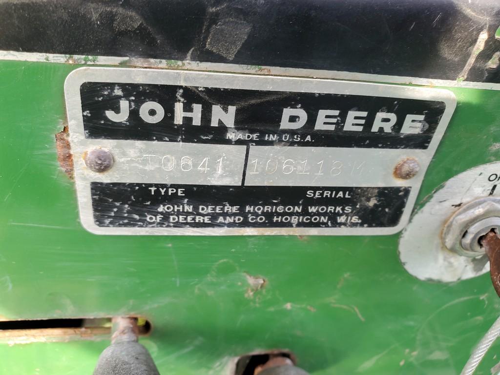 John Deere 110 Riding Tractor 'AS-IS'