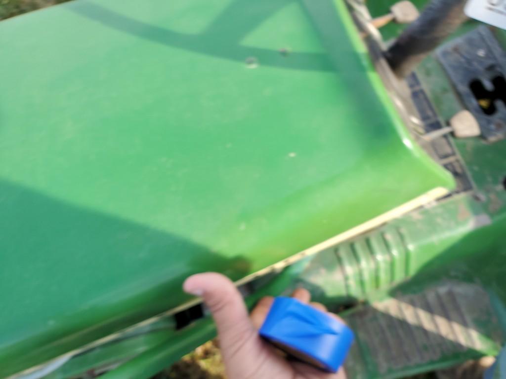 John Deere 110 Riding Tractor 'AS-IS'