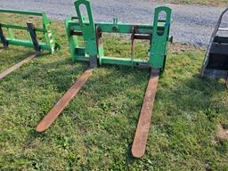 John Deere  Pallet Forks