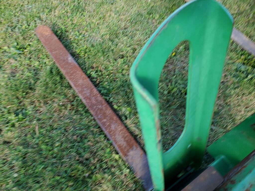 John Deere  Pallet Forks