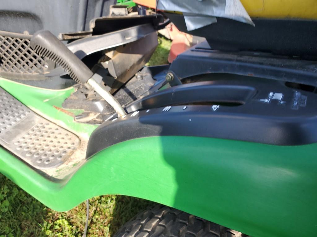 2010 John Deere LA105 Riding Tractor 'AS-IS'