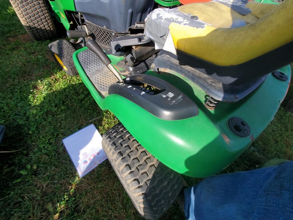 2010 John Deere LA105 Riding Tractor 'AS-IS'