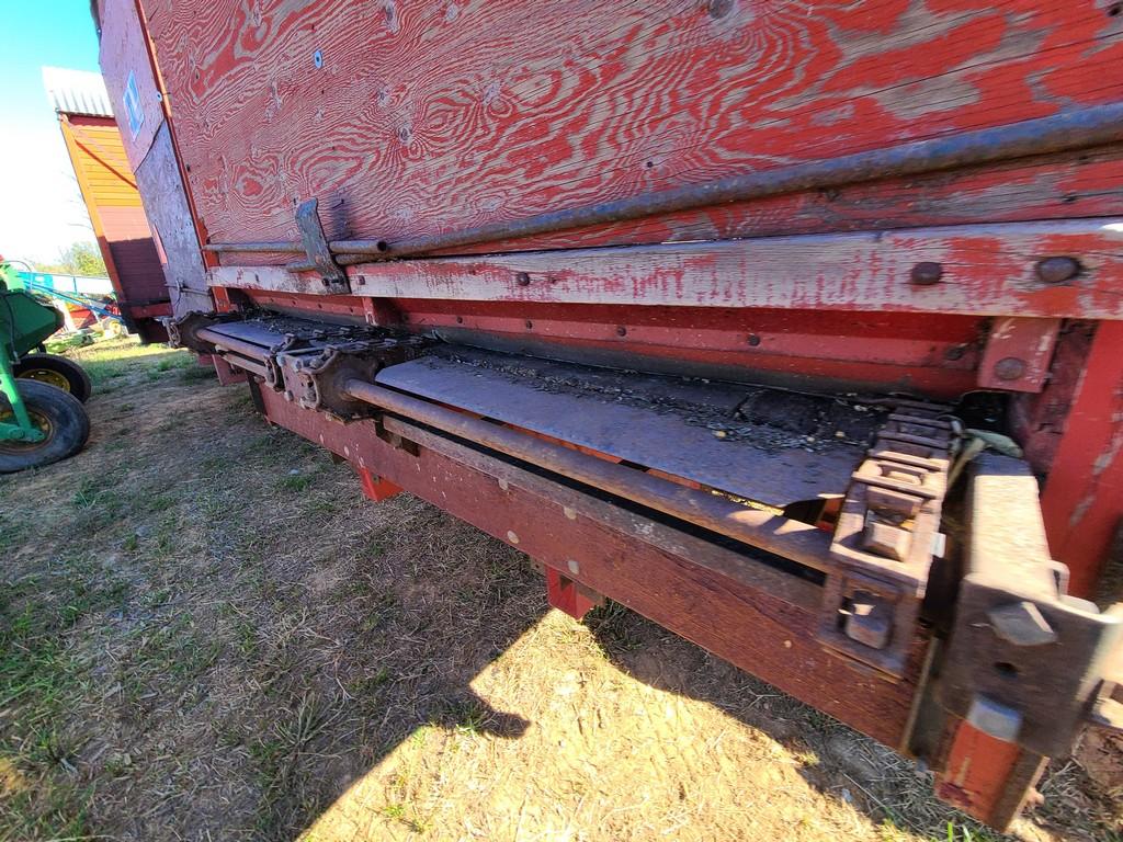 Dion 1016 Forage Wagon 'Manual in the Office'