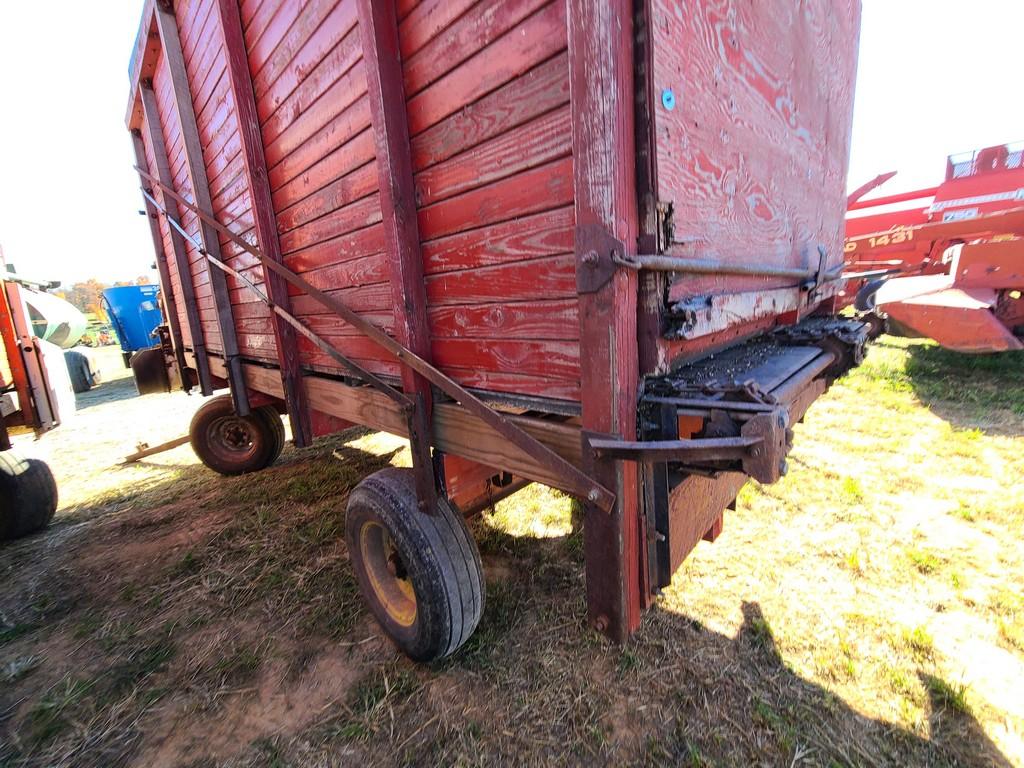 Dion 1016 Forage Wagon 'Manual in the Office'