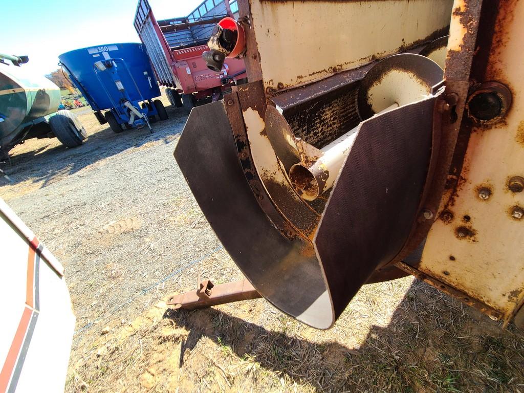 Dion 1016 Forage Wagon 'Manual in the Office'