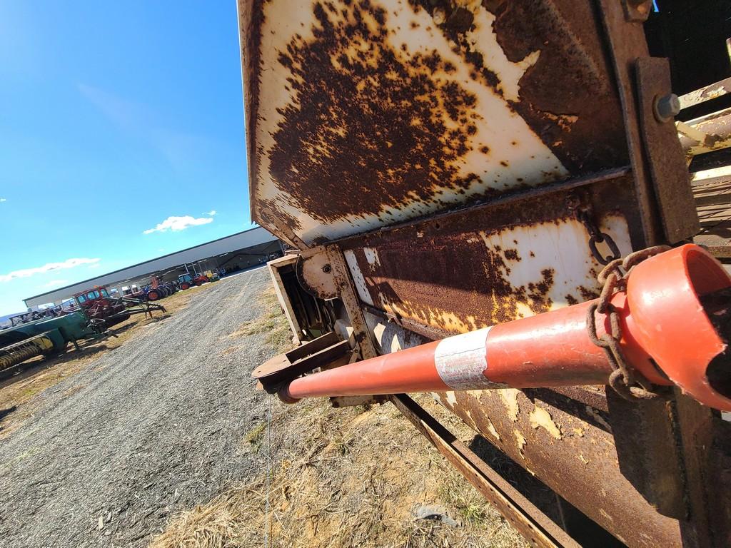 Dion 1016 Forage Wagon 'Manual in the Office'