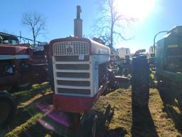 Farmall 560 Tractor 'Runs & Operates'