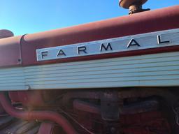 Farmall 560 Tractor 'Runs & Operates'