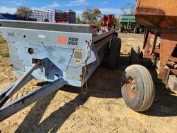 New Idea 3622 Manure Spreader