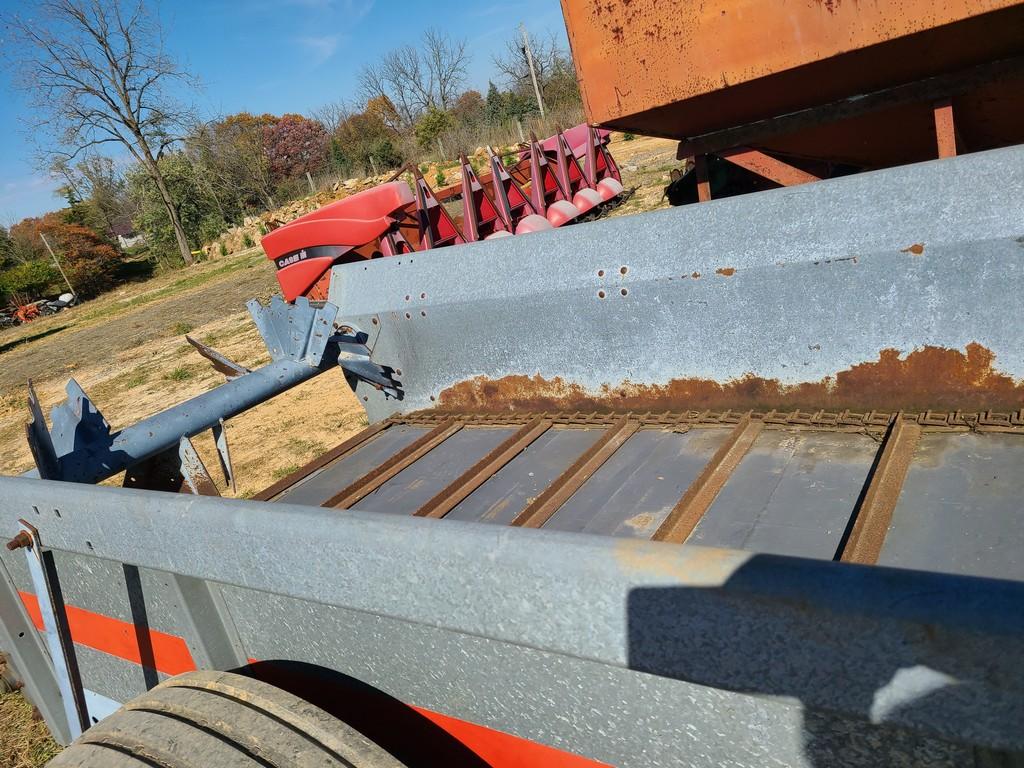 New Idea 3622 Manure Spreader