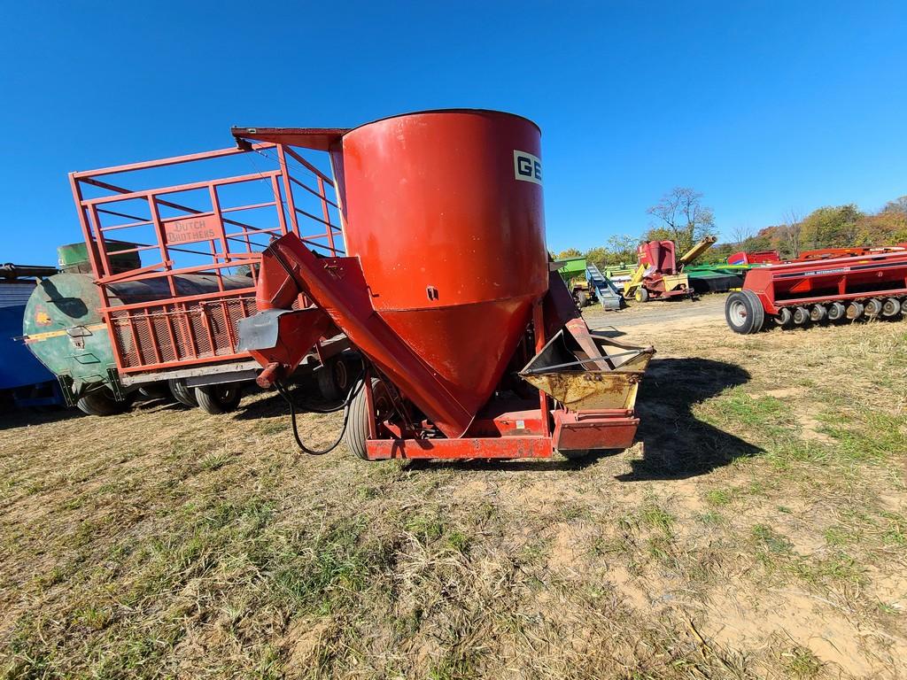 Gehl 100 Grinder Mixer 'Scales In the Office'