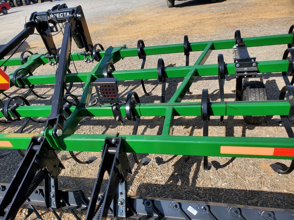 Unverferth Perfecta 10 Cultivator 'LIKE NEW'