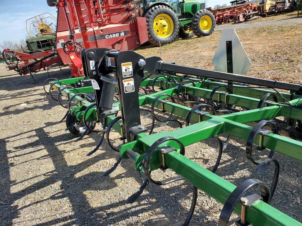 Unverferth Perfecta 10 Cultivator 'LIKE NEW'