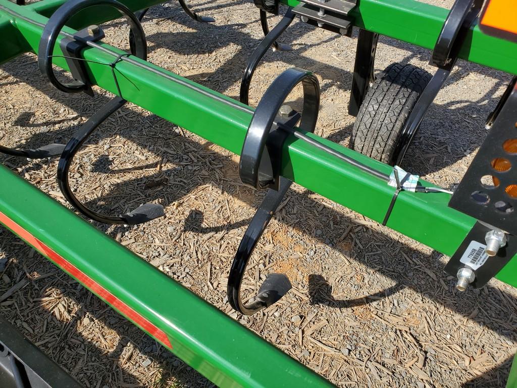 Unverferth Perfecta 10 Cultivator 'LIKE NEW'