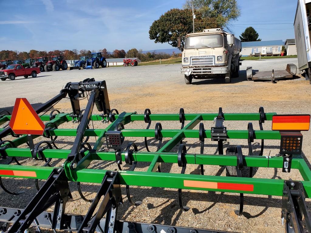 Unverferth Perfecta 10 Cultivator 'LIKE NEW'
