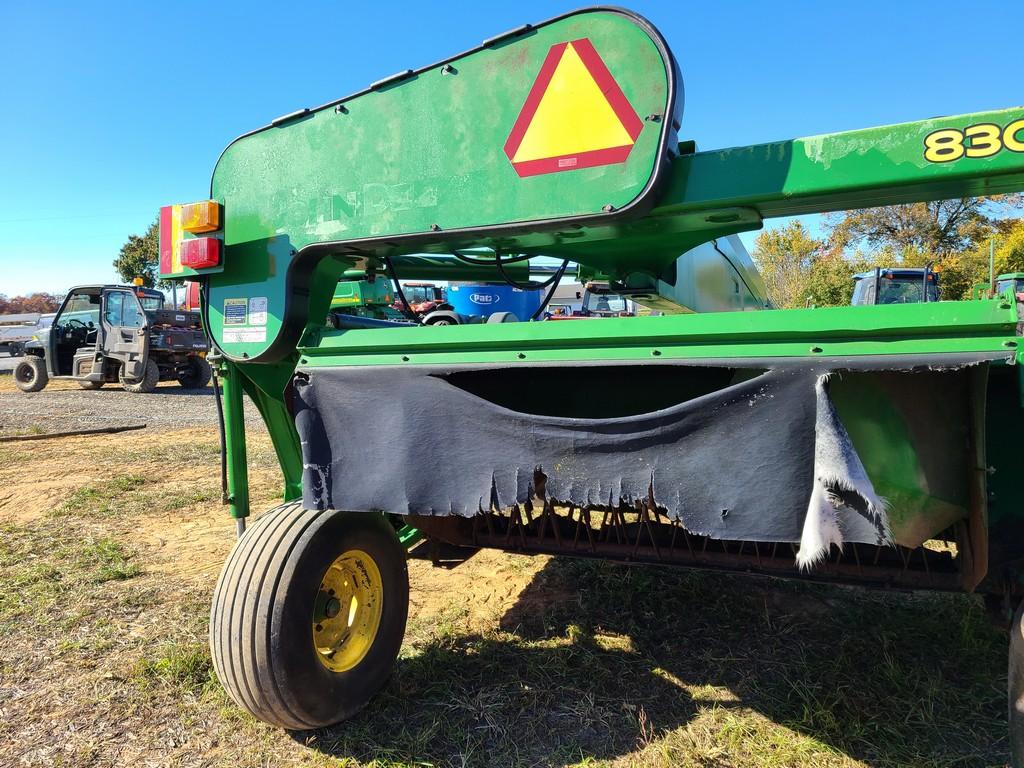 John Deere 830 Moco Discbine
