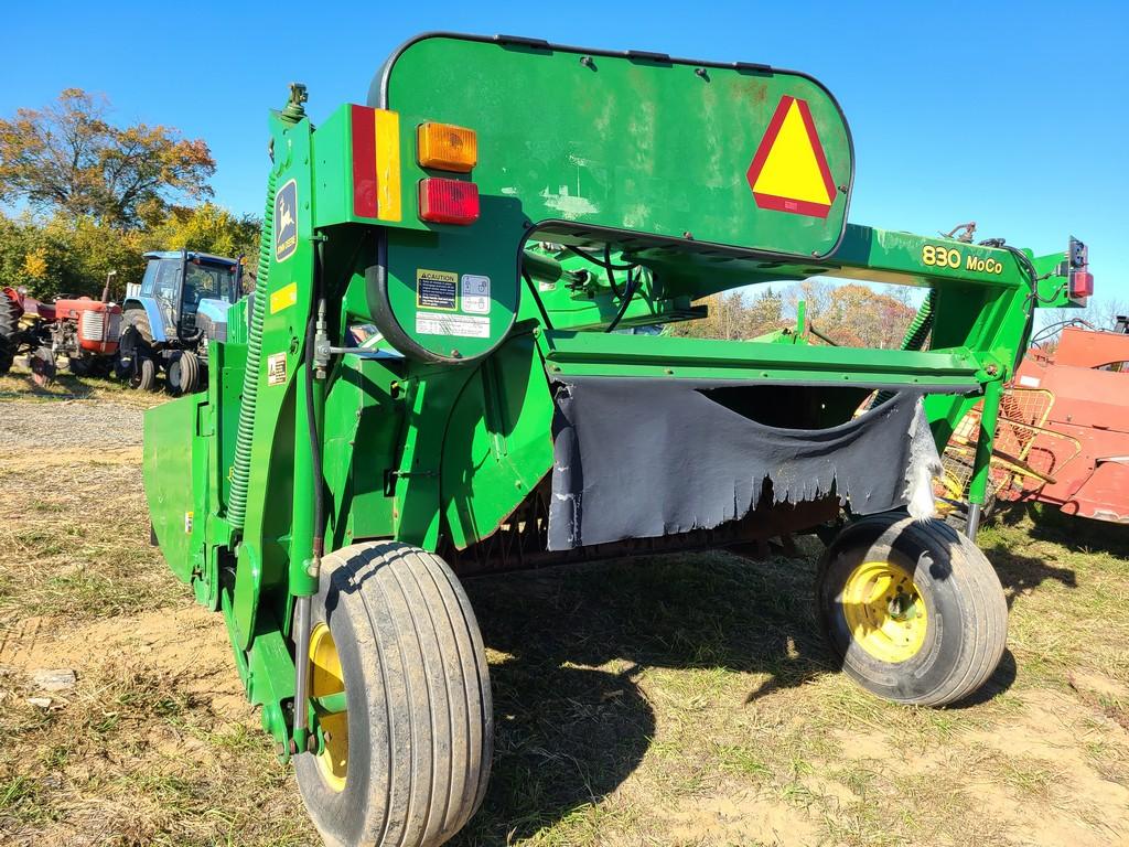 John Deere 830 Moco Discbine