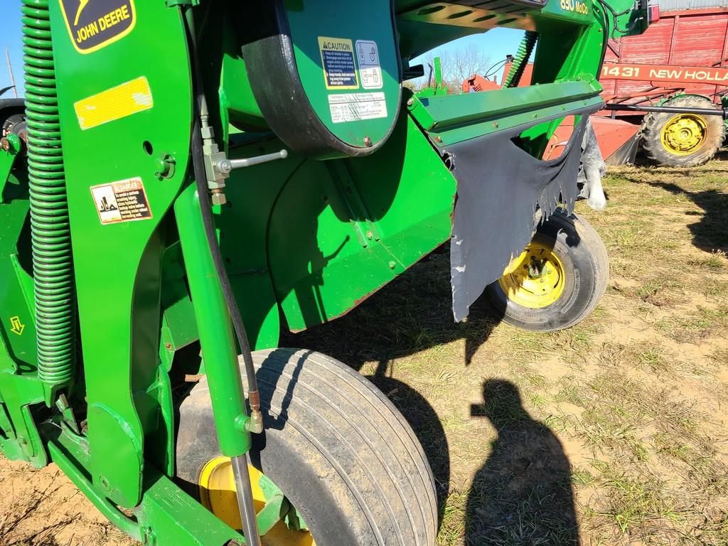 John Deere 830 Moco Discbine