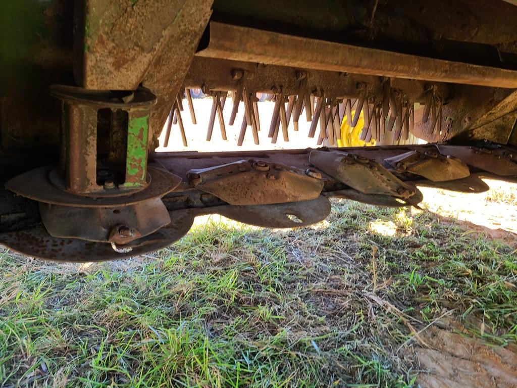 John Deere 830 Moco Discbine