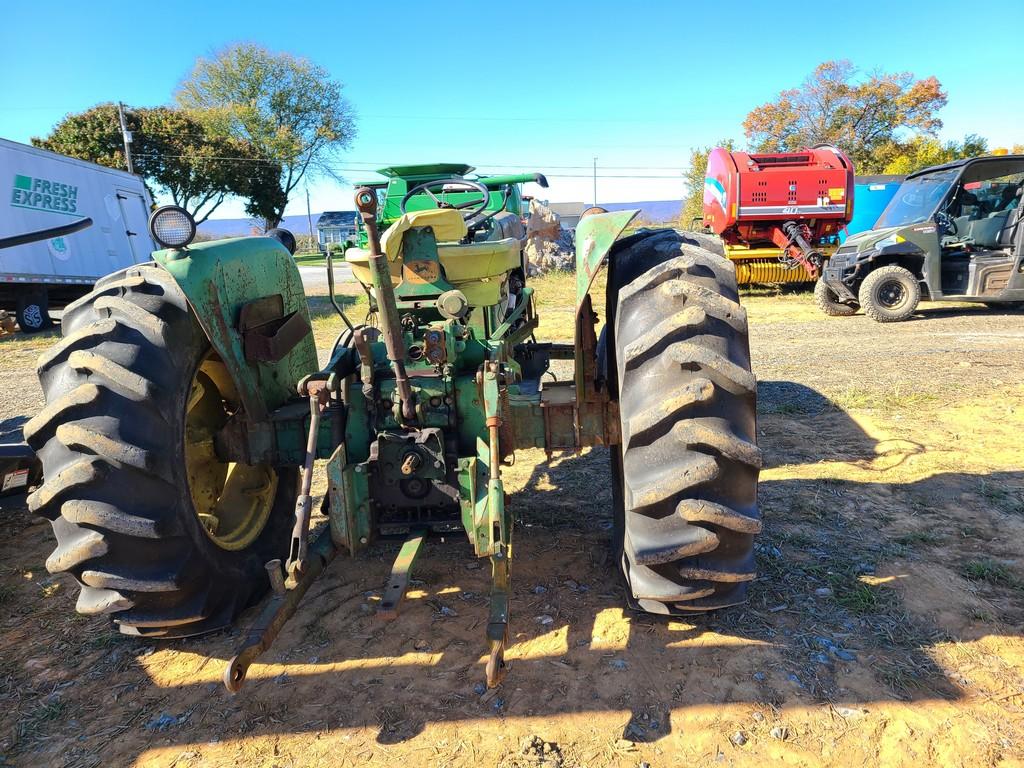 John Deere 2010 Tractor 'Runs & Operates'