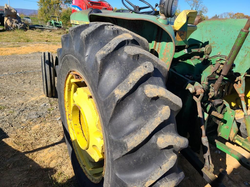 John Deere 2010 Tractor 'Runs & Operates'