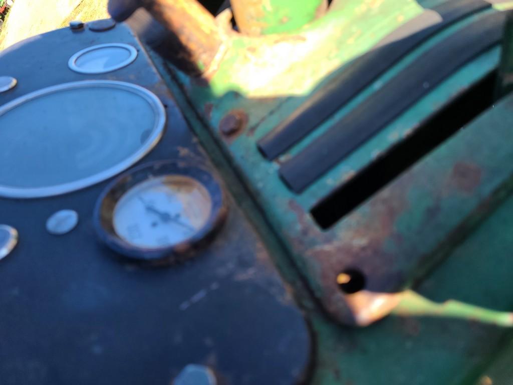 John Deere 2010 Tractor 'Runs & Operates'