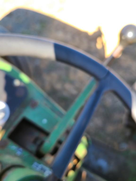 John Deere 2010 Tractor 'Runs & Operates'