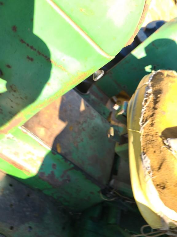 John Deere 2010 Tractor 'Runs & Operates'