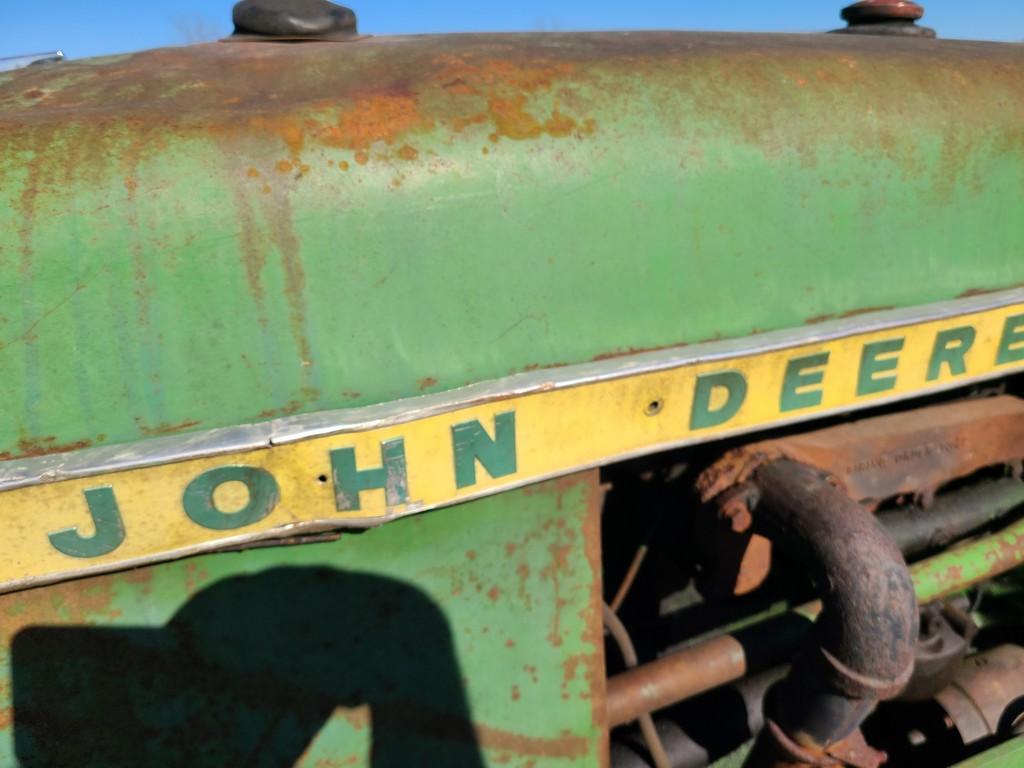 John Deere 2010 Tractor 'Runs & Operates'
