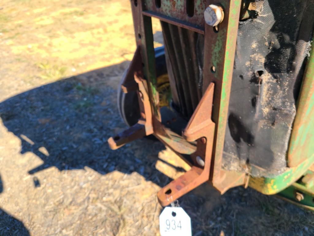 John Deere 2010 Tractor 'Runs & Operates'