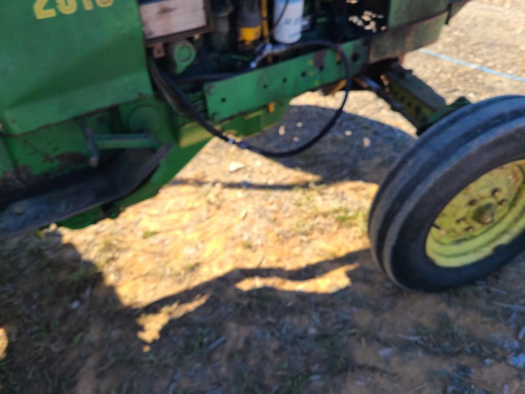 John Deere 2010 Tractor 'Runs & Operates'