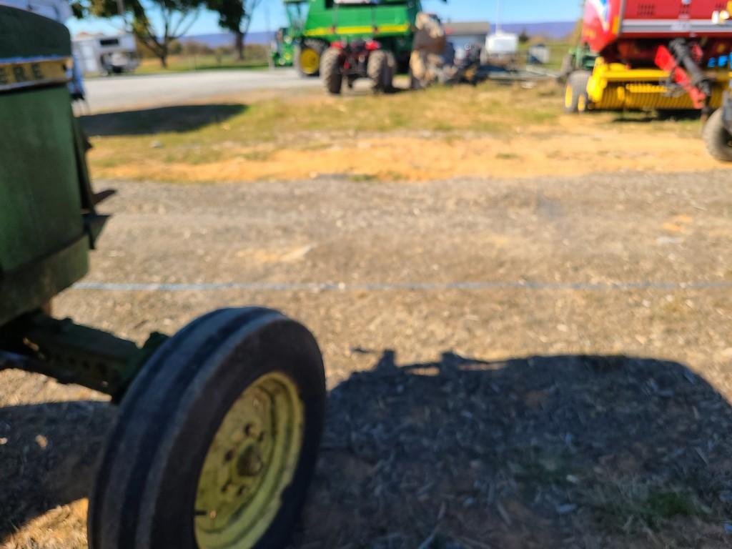 John Deere 2010 Tractor 'Runs & Operates'